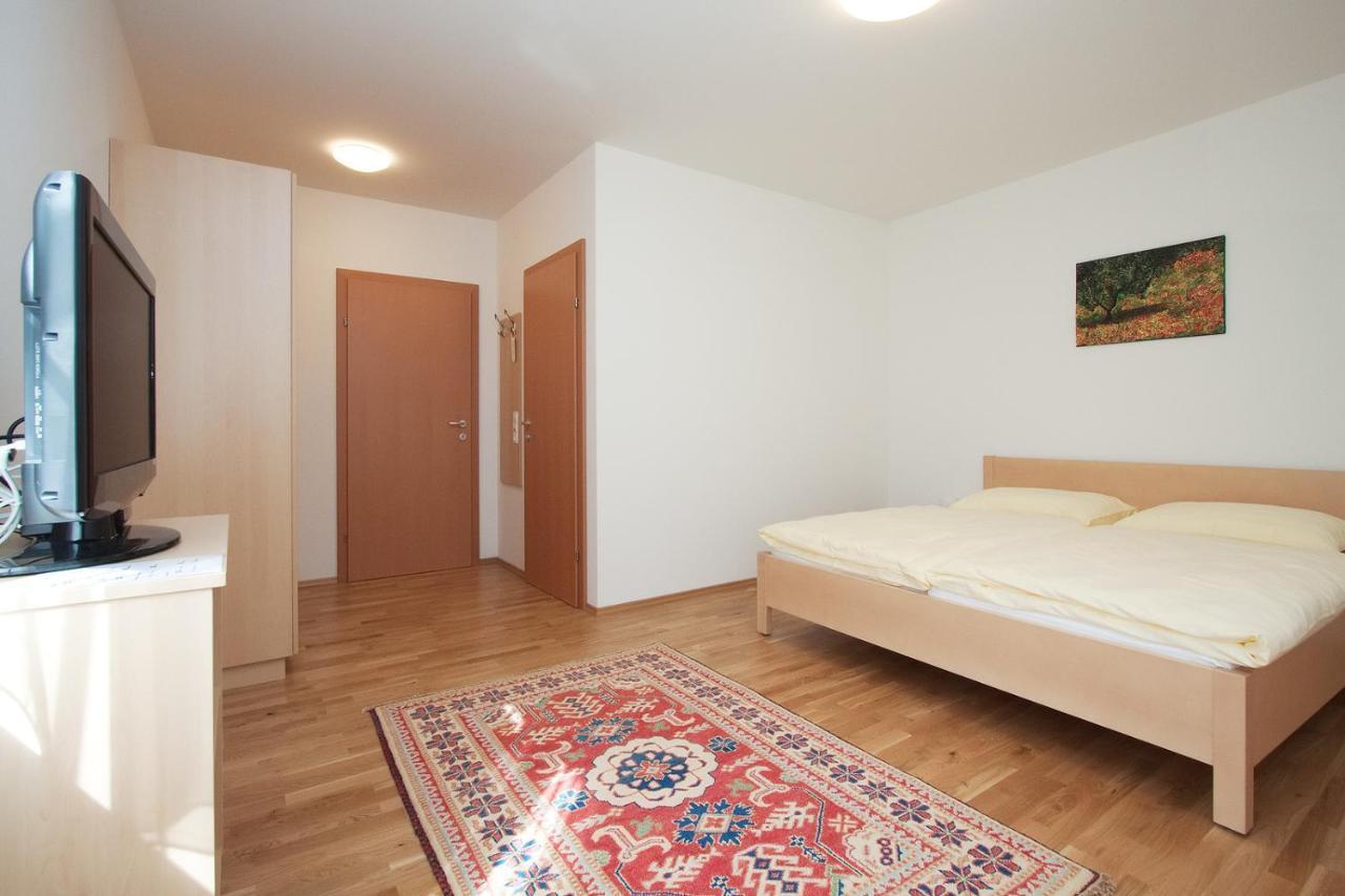 Pension Kirchenblick Tulln An Der Donau Exterior foto