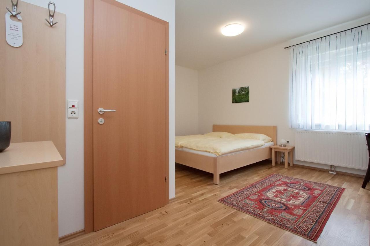 Pension Kirchenblick Tulln An Der Donau Exterior foto